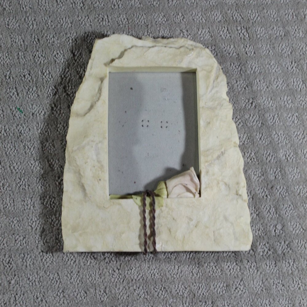Frame-ology Vintage 90s White Stone 5x7 Frame with Rose Bud and Barbwire
